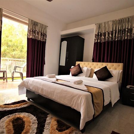 Veridical Hospitality, Baner - Pune Bed & Breakfast Eksteriør bilde