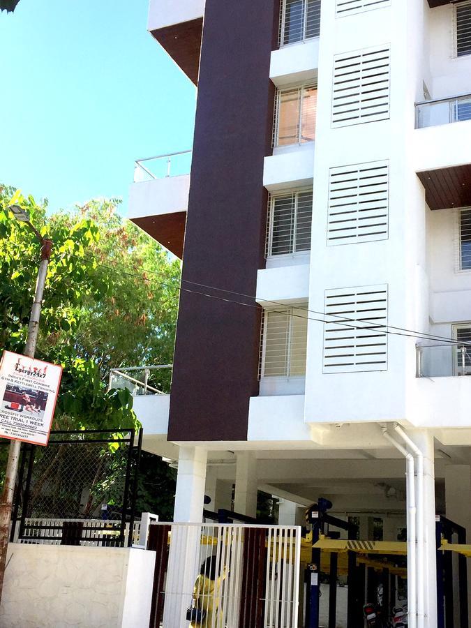 Veridical Hospitality, Baner - Pune Bed & Breakfast Eksteriør bilde