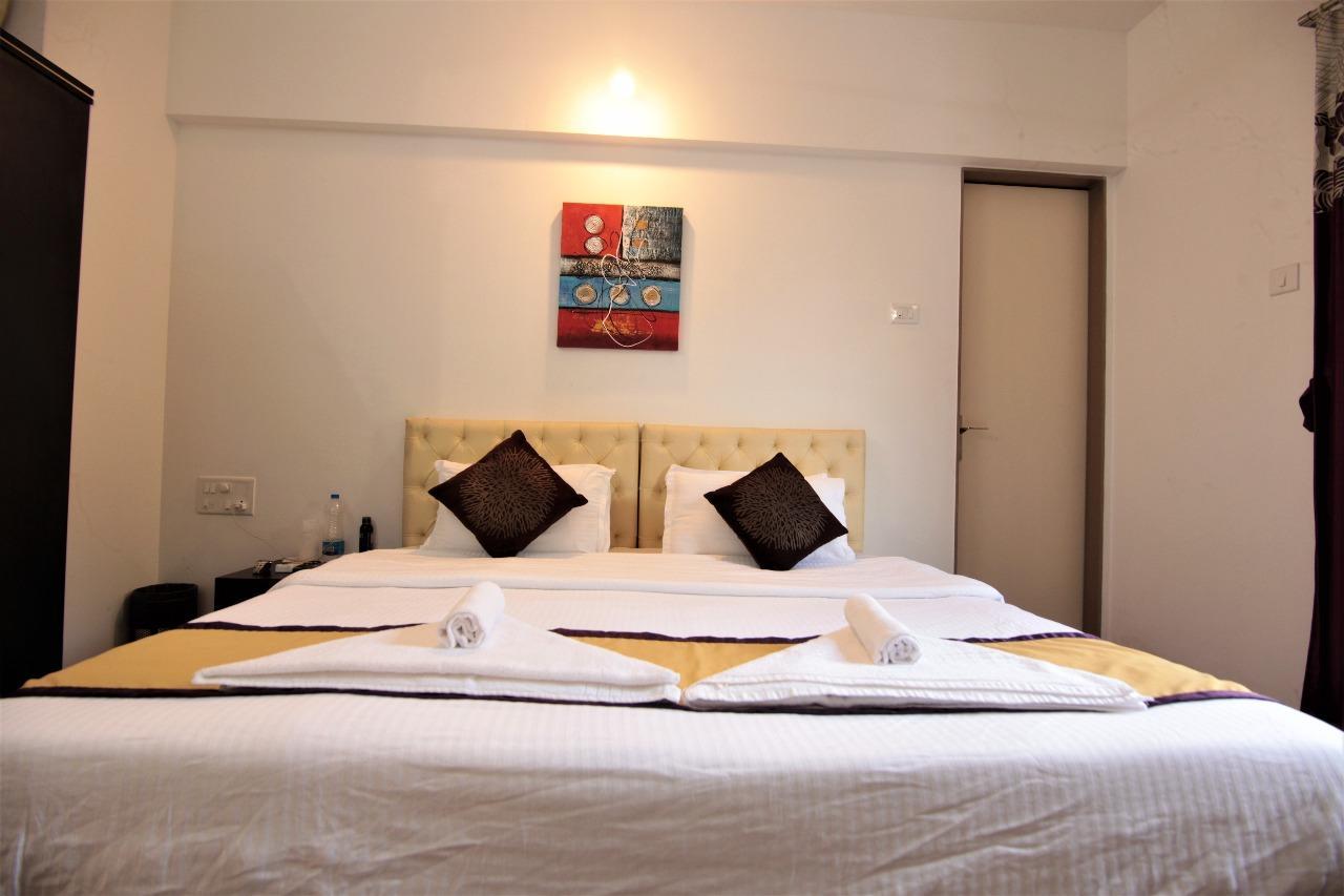 Veridical Hospitality, Baner - Pune Bed & Breakfast Eksteriør bilde